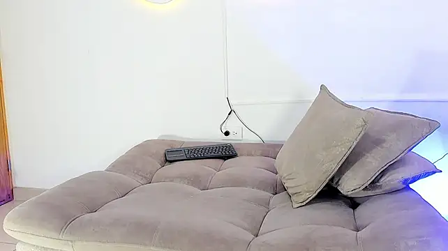ArohomLester_