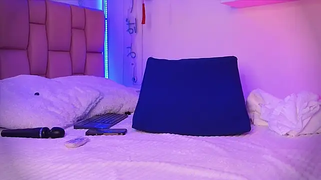 albaismynameX webcam