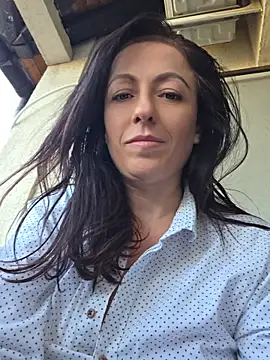 Risky_woman