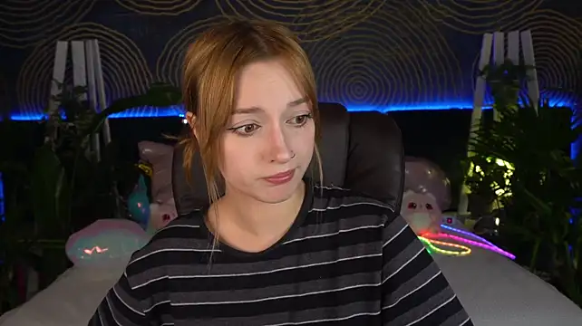 LizzaMoonn webcam