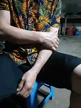 Linhxinhwksk live cam preview