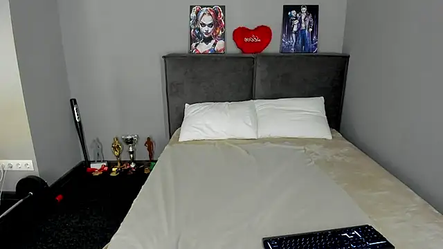 MuscleXXXBarbie live cam preview