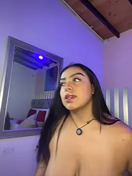 nina_glow