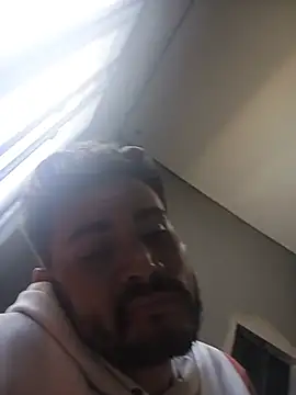 Leo_dot25