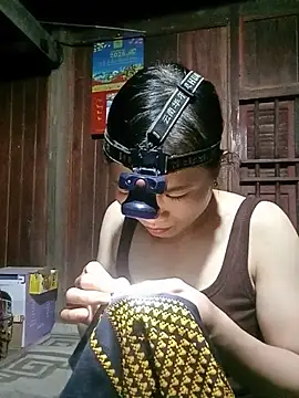 ngan-cute live cam on StripChat