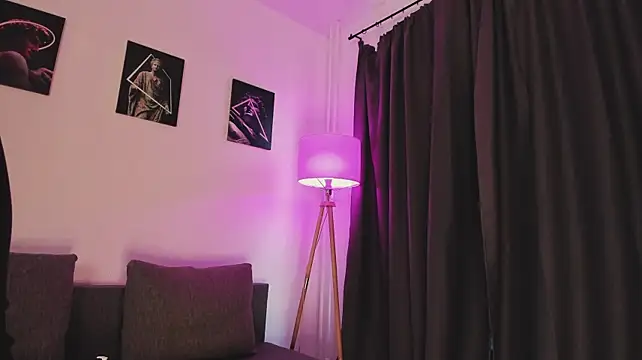 ElaraHex live cam on StripChat