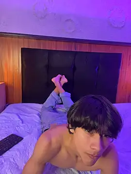 Cheys_Mast live sex cam