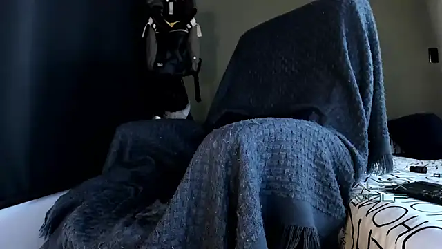 alex_wolf_
