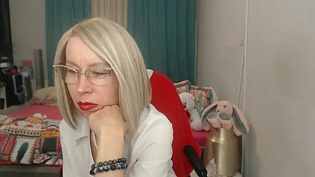 LuxuryNika webcam