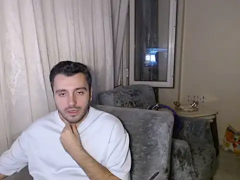 handsomeee04 webcam