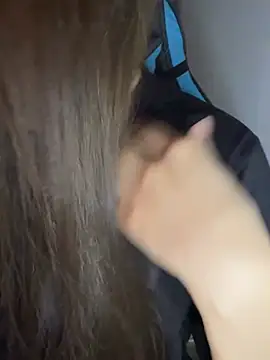Yiyina_17 webcam