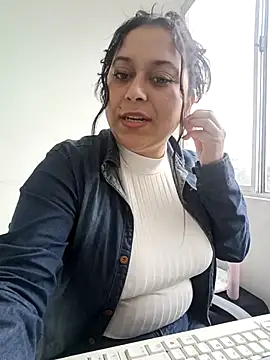 Queen_Yess webcam
