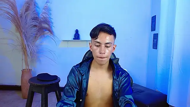 angelocum18 live cam on StripChat