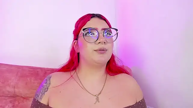 MelannyCurvy webcam