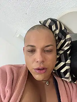 alicetgirlbr's room