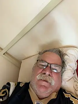 Caesar_Baxter live cam on StripChat