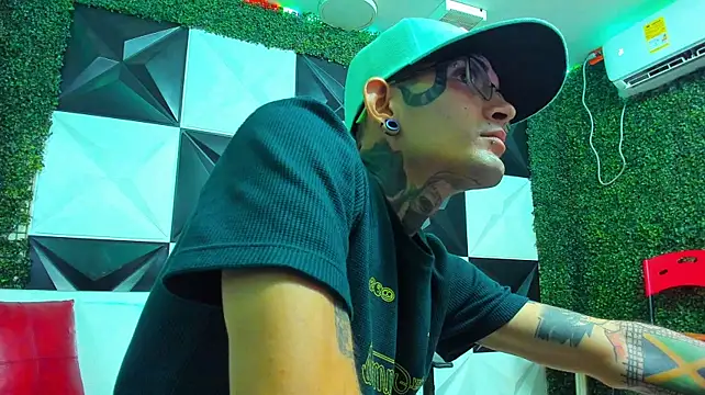 Boy_tatto77 webcam