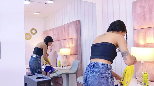 MiaLaure webcam
