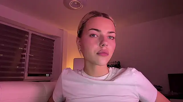 ChristelDuncombe webcam