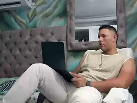 tay_8 webcam