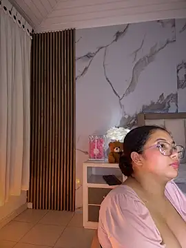 LunaRosse_ webcam