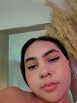AlinnaRosee_ webcam
