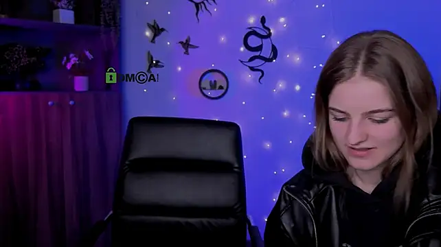 lisa_dark_ webcam
