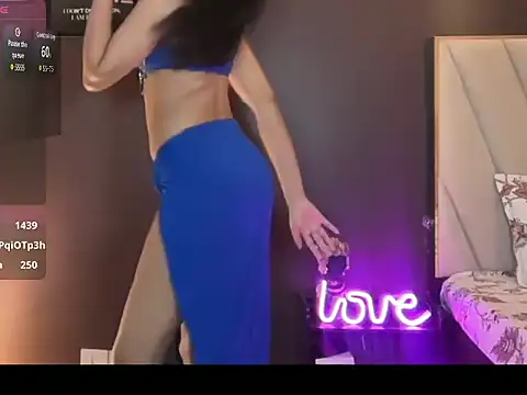 Luscious_Anika webcam