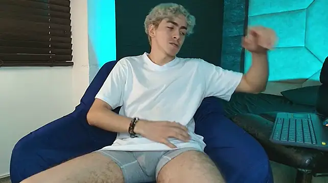 tyler_mcrey (M young) - GET NAKED + SEXY DANCE + MASTURBATION!