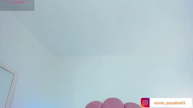 Nicole_Paradise's room
