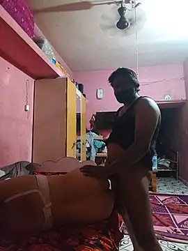 Lovecouple112233 webcam