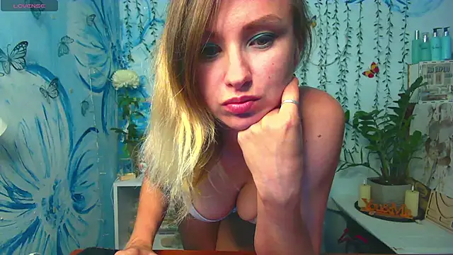 Love_Life13 webcam