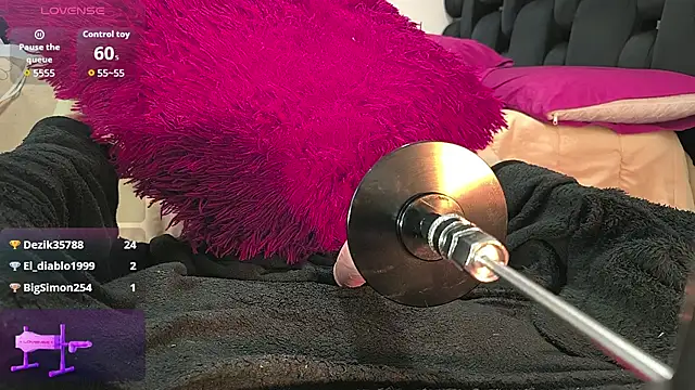 SEXYTRAV18's room