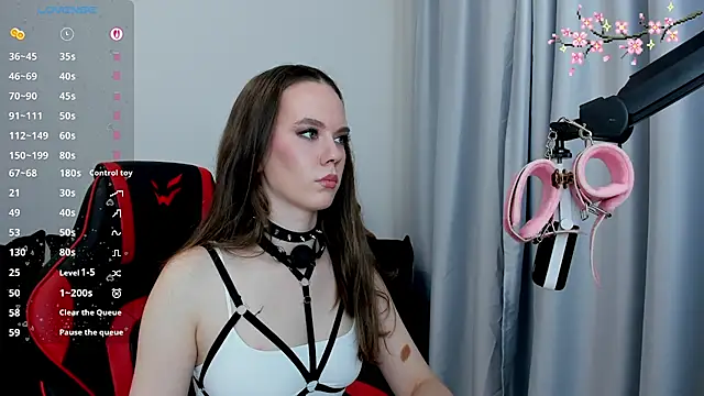 _velvet_whisper_ live cam on StripChat