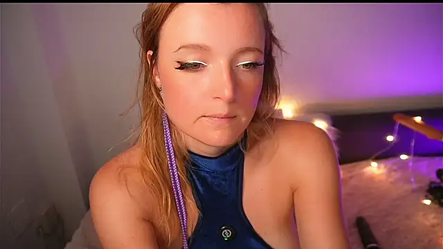 Ameliasweety69 live cam on StripChat
