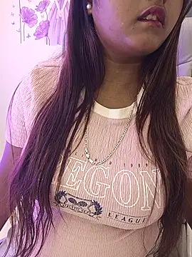 LoveLy-Soneya webcam
