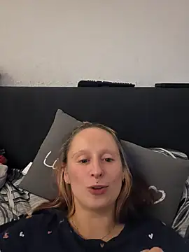 Bellaaa17 webcam