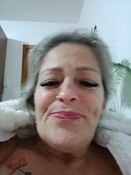 marcialoira live cam preview