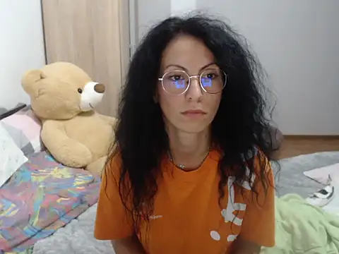 Emmatoo live cam preview