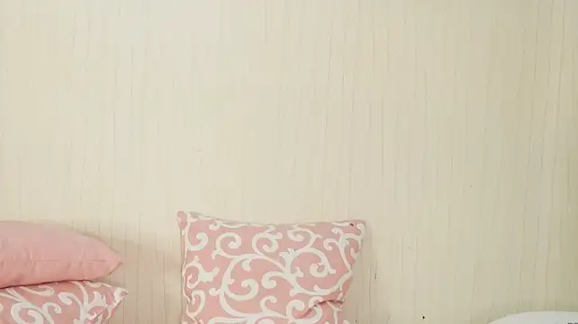 MiaBlondiee
