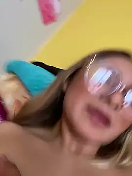 Nicki_cam