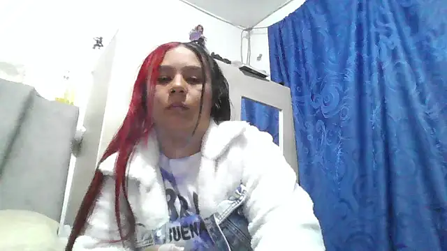 Charis_21 live cam preview