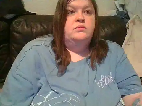 CurvyKirstiesX live cam on StripChat