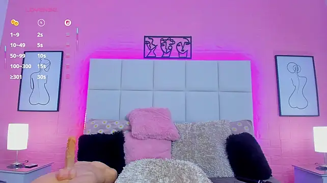 charlotte_kisss live cam on StripChat
