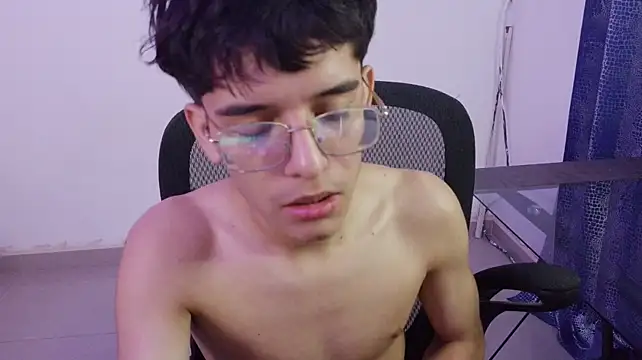 noah_millerx webcam