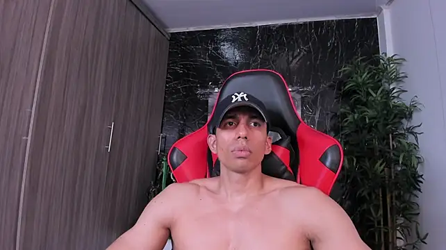 Erik_castle webcam