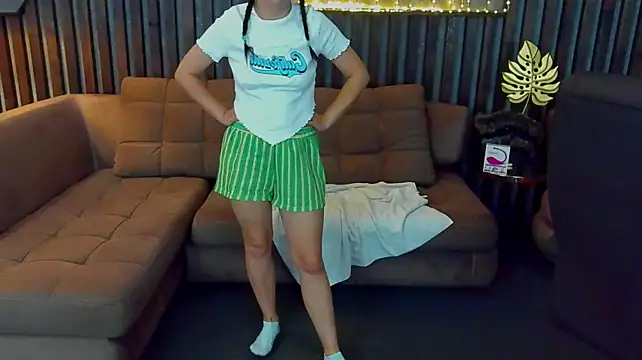 Livia_Shy webcam