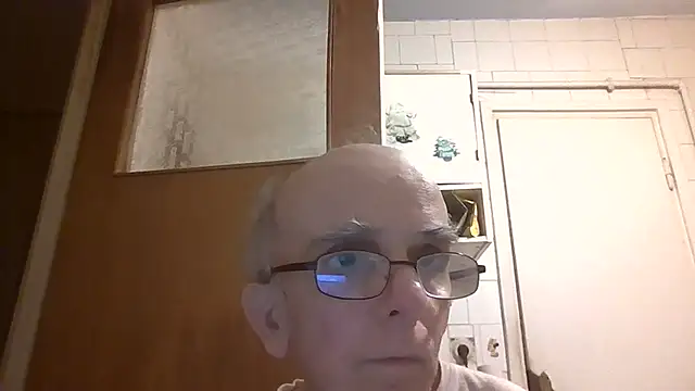 mariusica1@xh live cam on StripChat