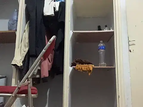 milfucker007 live cam on StripChat