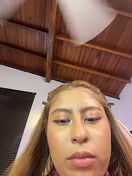 ThamaraGen_ live cam on StripChat